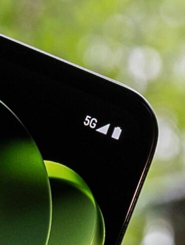 Fido Users Find 5G on Phones, No Plans by Rogers. 28