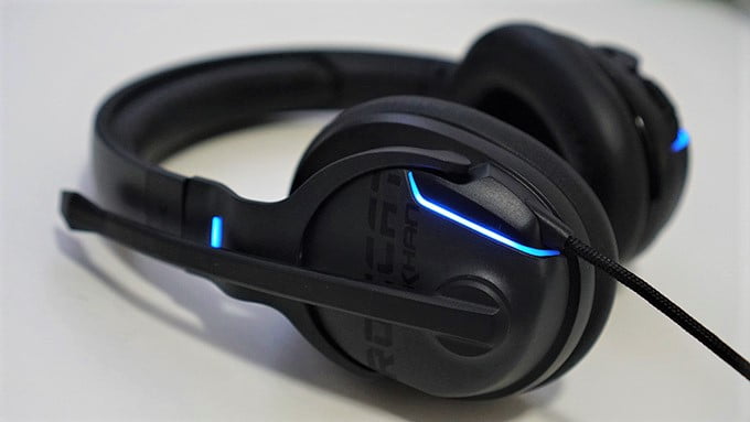 Roccat Khan AIMO Gaming Headset Review 14