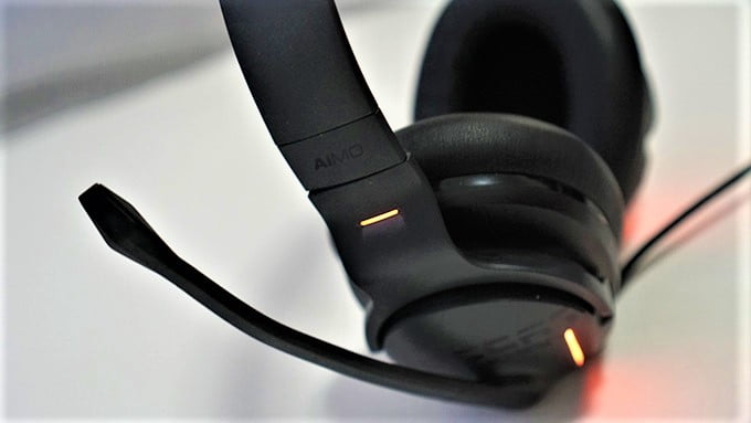 Roccat Khan AIMO Gaming Headset Review 16