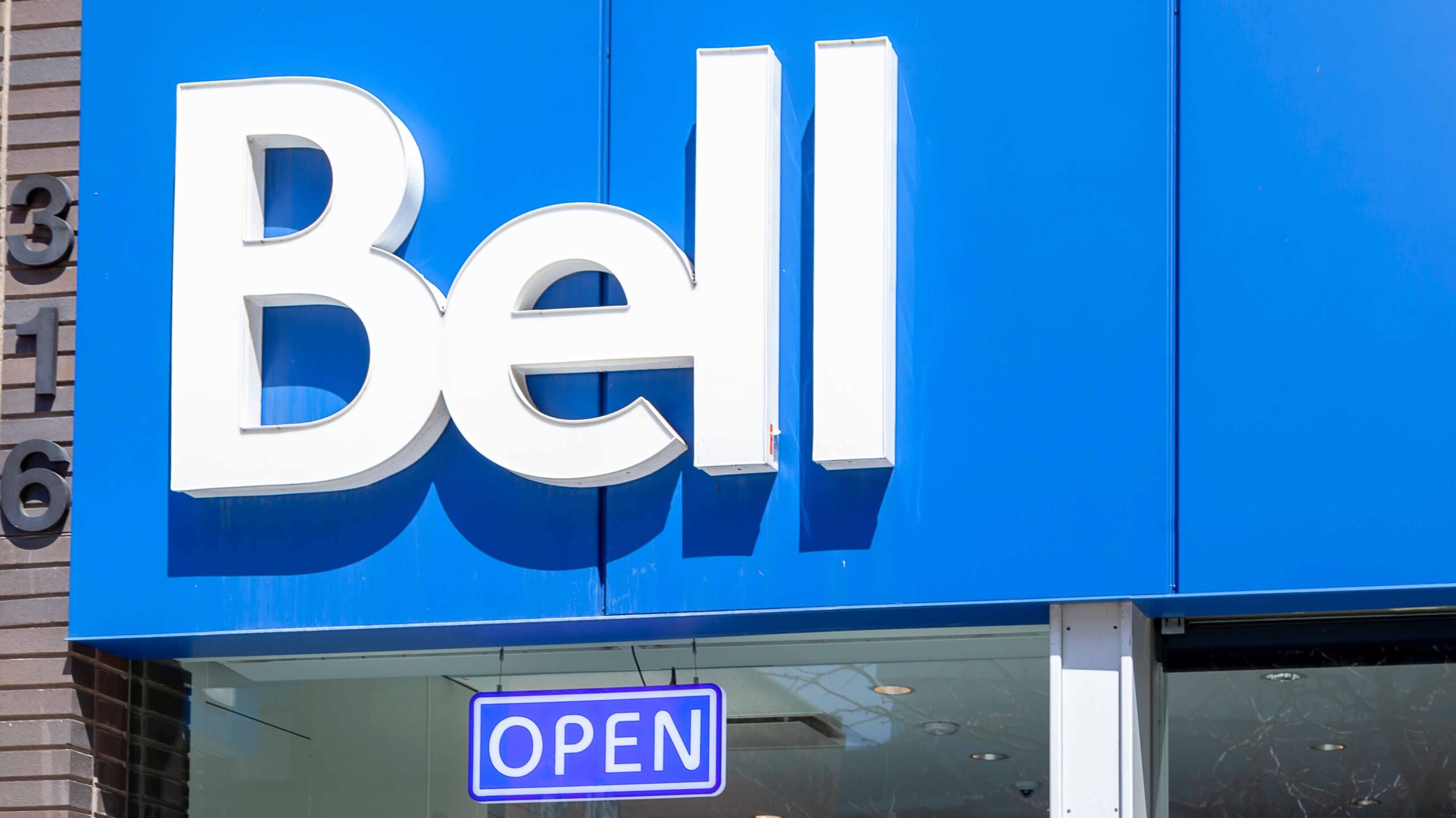 Bell reduces Essential and Ultimate plans by 50GB, prices remain. 26