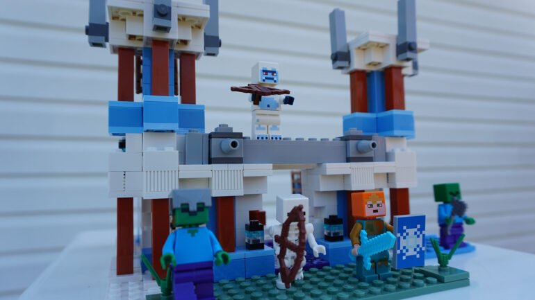 LEGO Minecraft Ice Castle (21186) Upper  Level and Defenses
