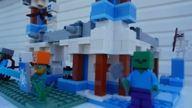 LEGO Minecraft Ice Castle (21186) Exterior Review