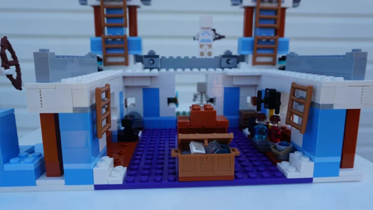 LEGO Minecraft Ice Castle (21186) Interior