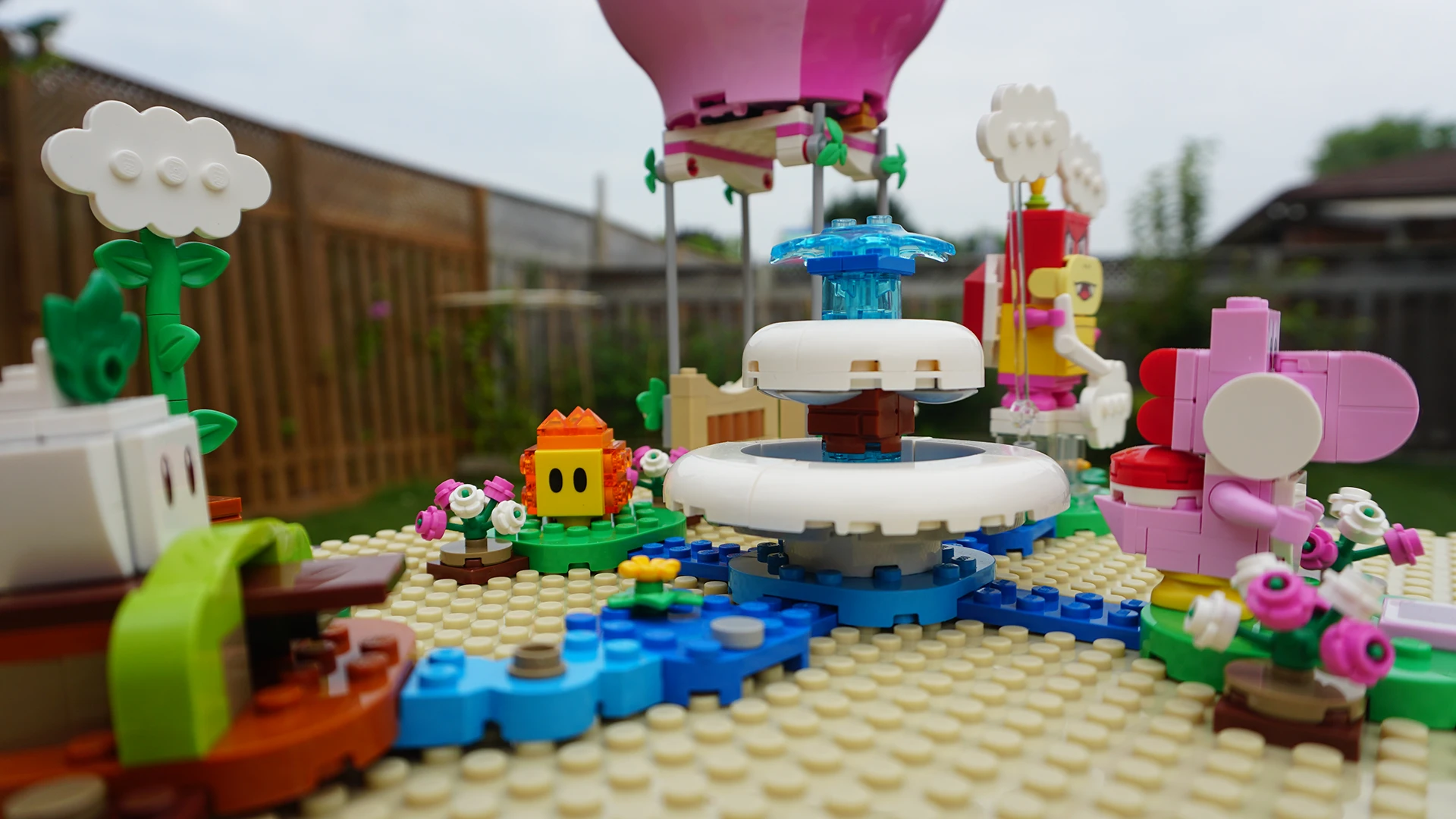 LEGO Super Mario Peach Garden Balloon - GameHaunt