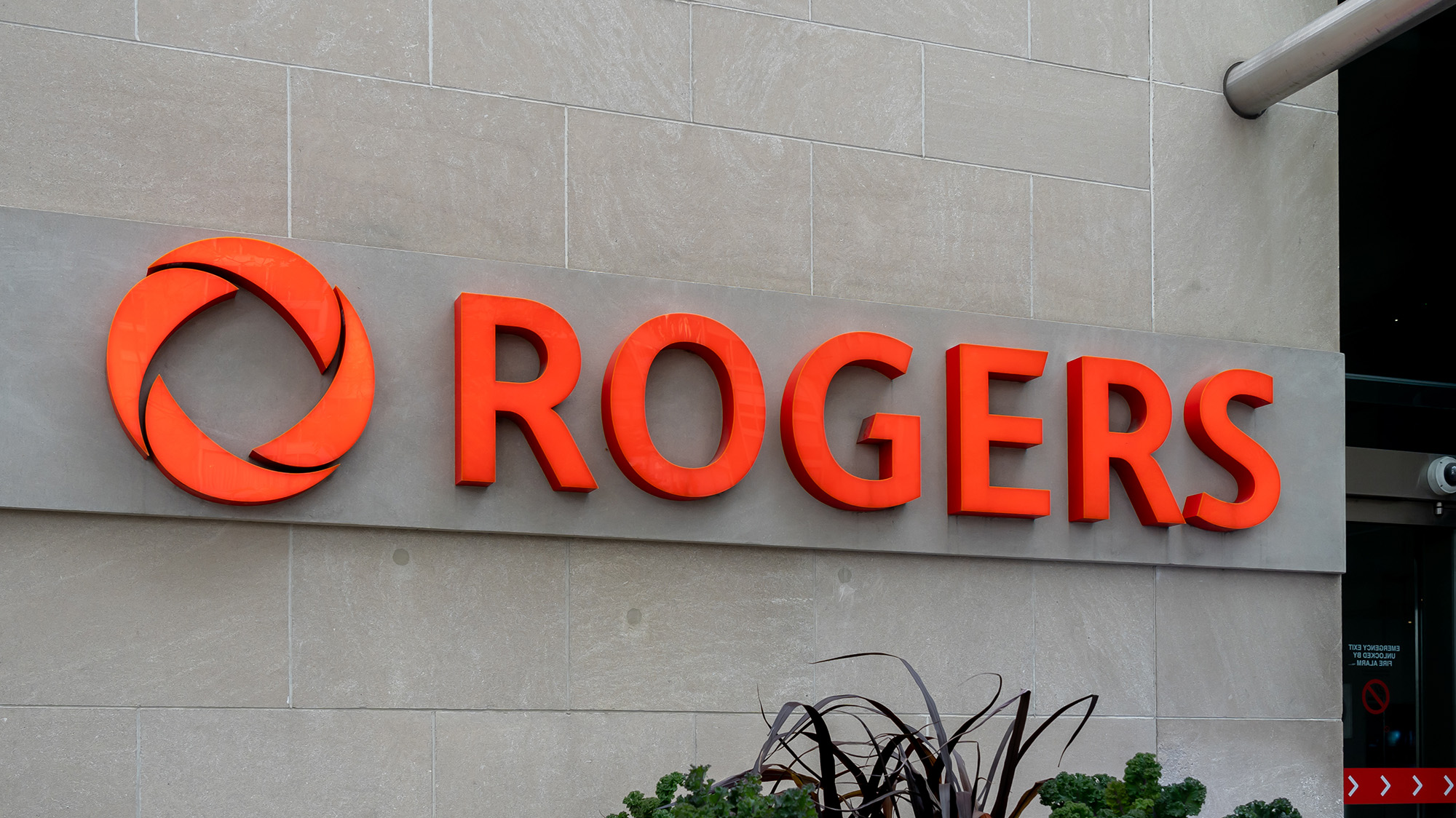 Rogers to Introduce Comcast and Xfinity Services in Canada 24