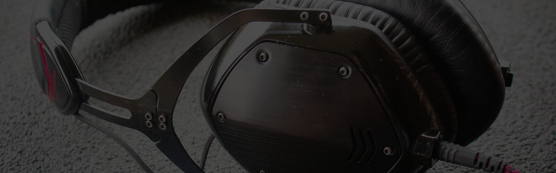 V-MODA: M-100, a Robust Headphone with Cutting-edge Features 14